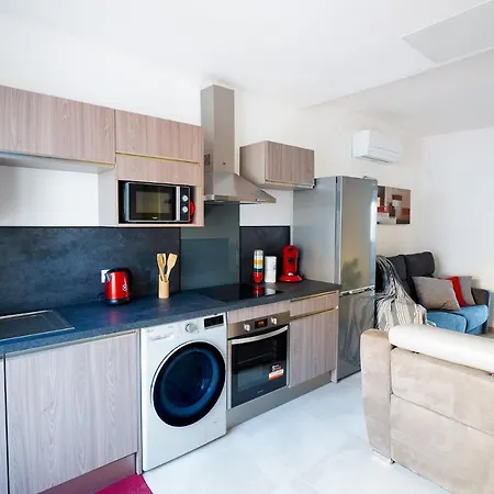 Superbe Appartement A 2 Pas Des Halles, Climatise, Terrasse, Garage Narbonne Exterior photo