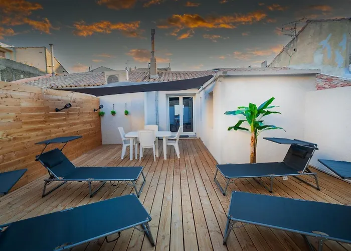 Superbe Appartement A 2 Pas Des Halles, Climatise, Terrasse, Garage
