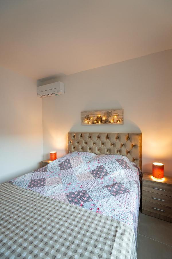 Apartment Superbe A 2 Pas Des Halles, Climatise, Terrasse, Garage *