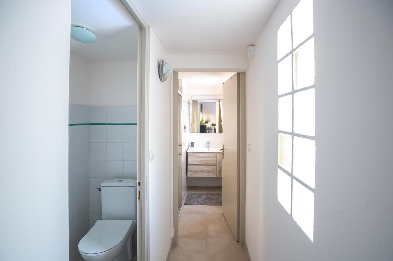 Superbe A 2 Pas Des Halles, Climatise, Terrasse, Garage *