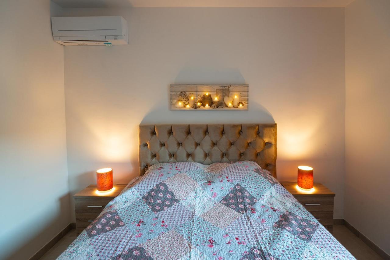 Apartment Superbe A 2 Pas Des Halles, Climatise, Terrasse, Garage Narbonne