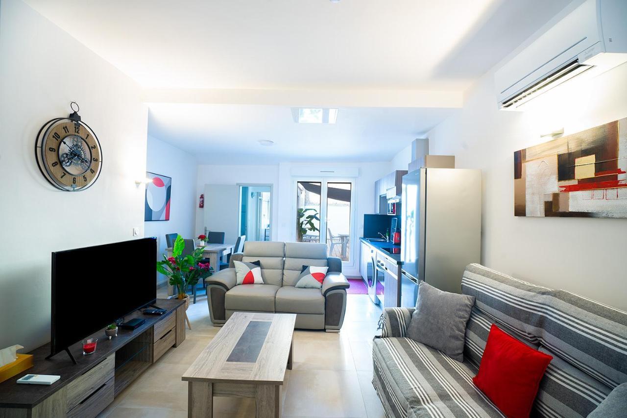 Superbe A 2 Pas Des Halles, Climatise, Terrasse, Garage Apartment Narbonne